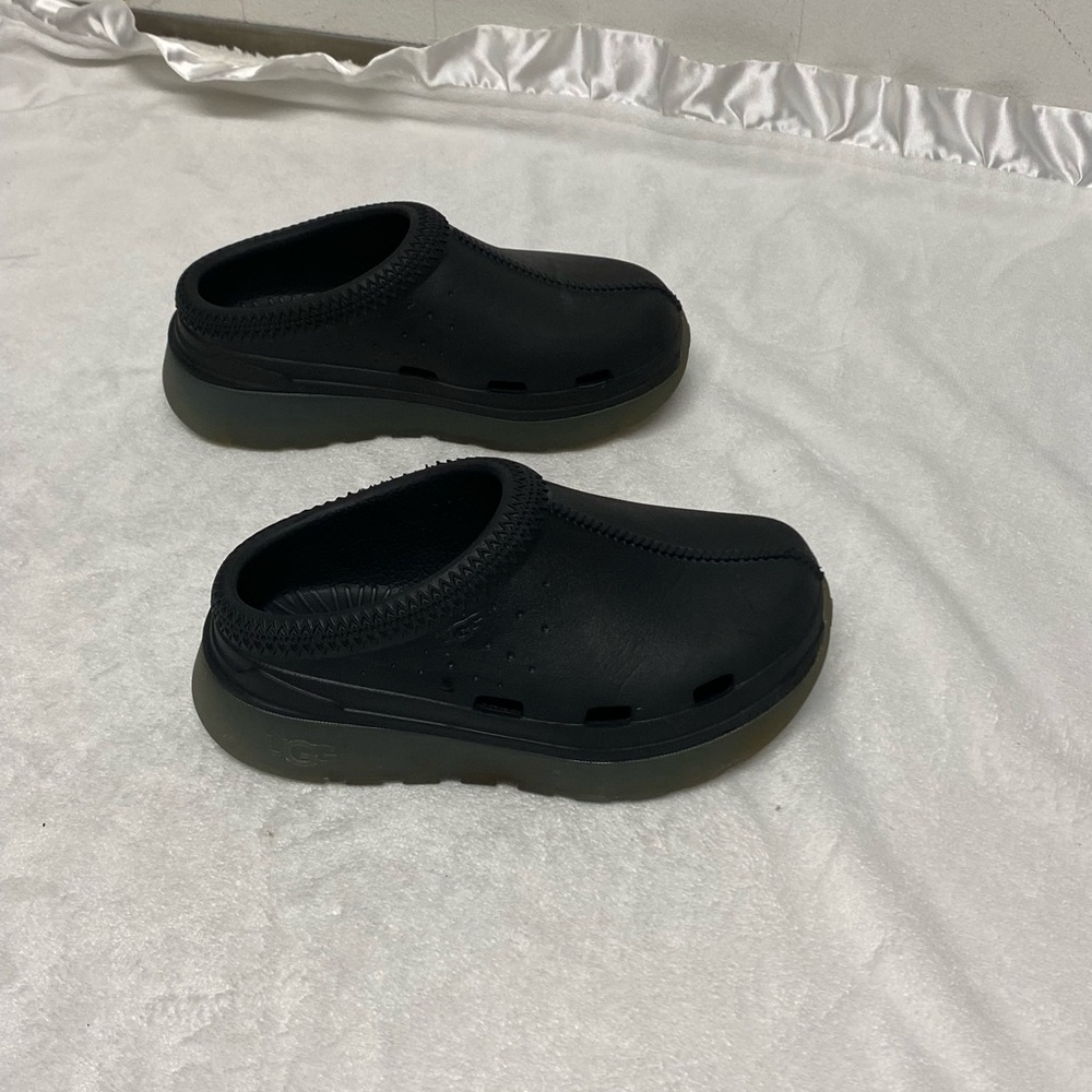 UGG toddler Tasman sport slip on slippers size T11 charcoal gray
